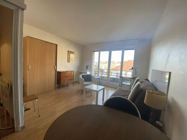 Studio 1 pièce 28 m² 