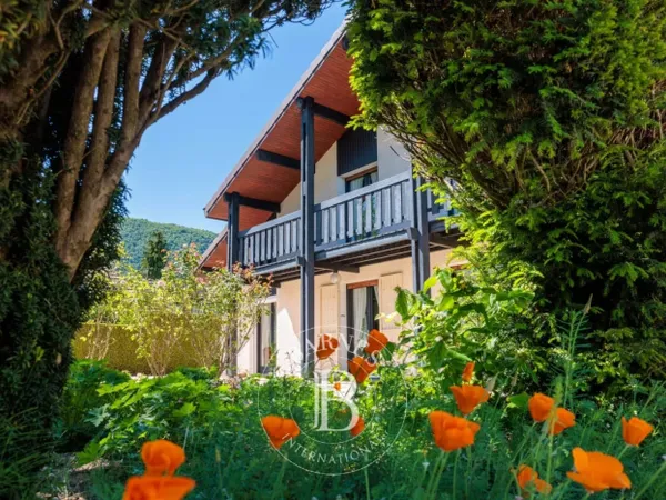 BARNES ANNECY - EXCLUSIVITÉ - PROCHE LAC - MAISON FAMILIALE 6 