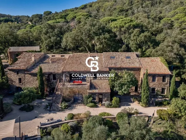 Renaissance d'un Domaine Provençal au Charme Intemporel 