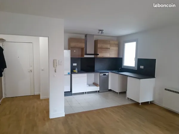 Appartement 3 pièces 65m2, loyer=1320+chg=135/mois 