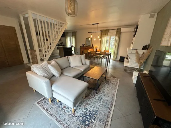 Maison individuelle 140m2 - 4 chambres - Terrain de 1050 m2 - Donges 