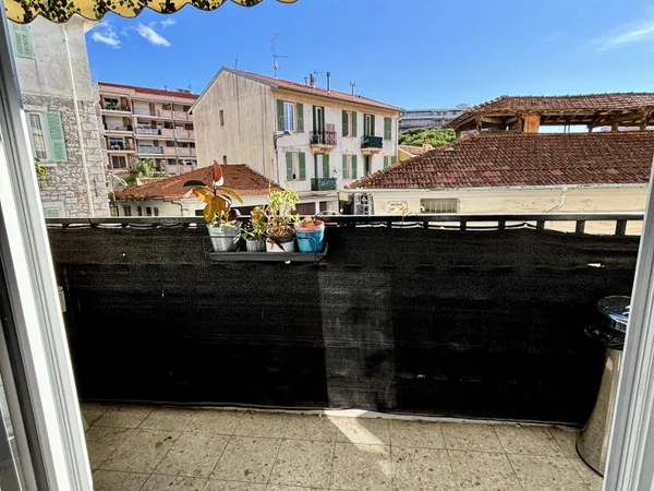 Carnoles charmant 3P, balcons, proche toutes commodités 