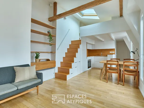 Appartement rénové au dernier étage avec balconnets 