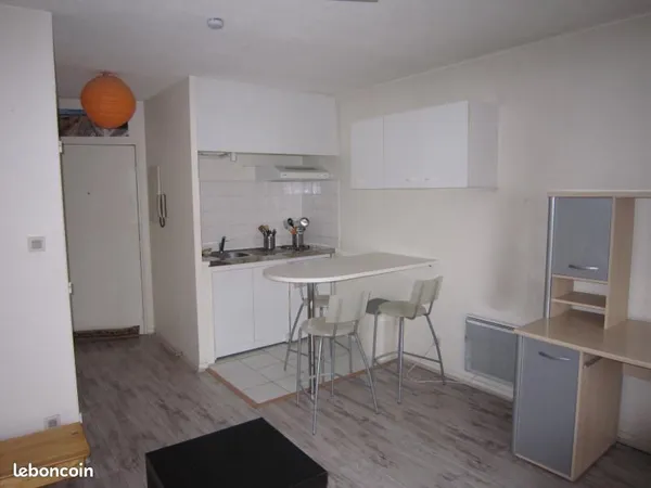 Studio 1 pièce 22 m² 