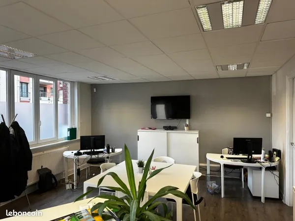 Bureaux 65 m² 