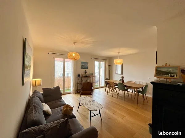 T3 meublé avec balcon vue bonne mère 