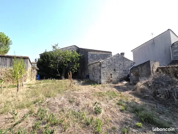 Maison 3 pièces 250 m² 