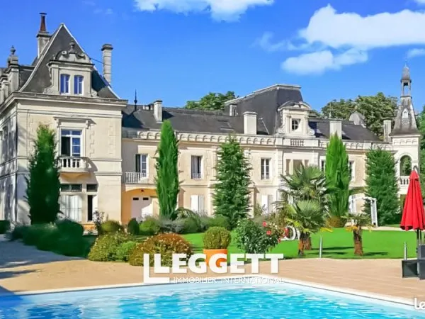 Château 24 pièces 1 650 m²