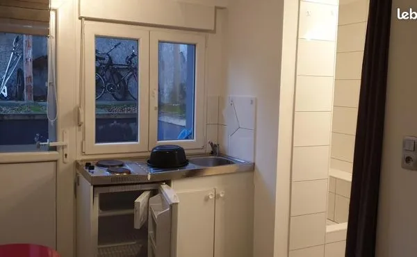 Studio 1 pièce 14 m² 
