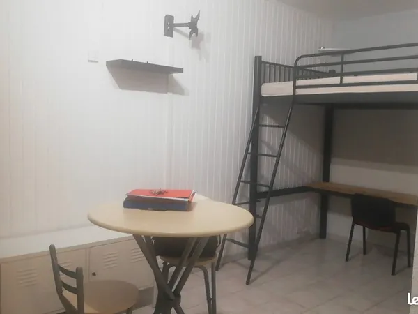 Studio meublé 