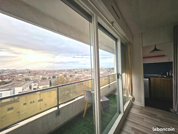 À VENDRE - Bordeaux Nansouty : Lumineux T1 Bis avec Balcon et Vue Dégagée 