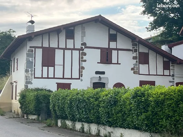 Maison 7 pièces 300 m² 