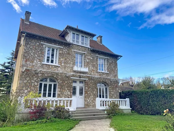Maison 8 pièces 216 m² 