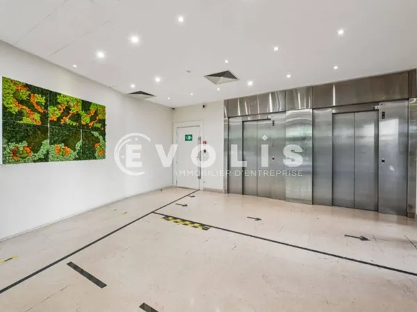 Bureaux 1211 m² 
