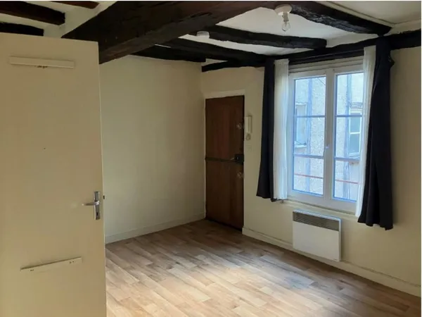 Préfecture - À LOUER : Appartement T1 situé en plein coeu.... 