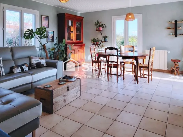 Superbe maison plain-pied avec grand extérieur 