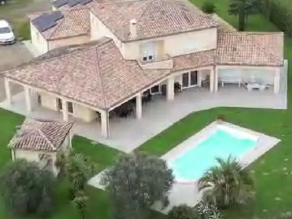 Villa 9 pièces 269 m² 