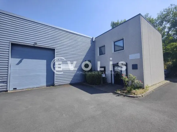 A LOUER / A VENDRE - Local d'activités 315 m² - EPONE (78) 