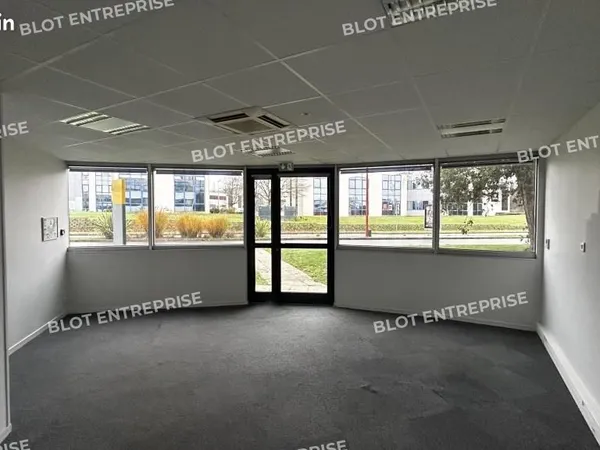 Bureaux 334 m² 