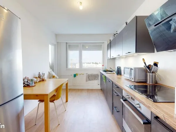 Chambre 5 pièces 100 m² 