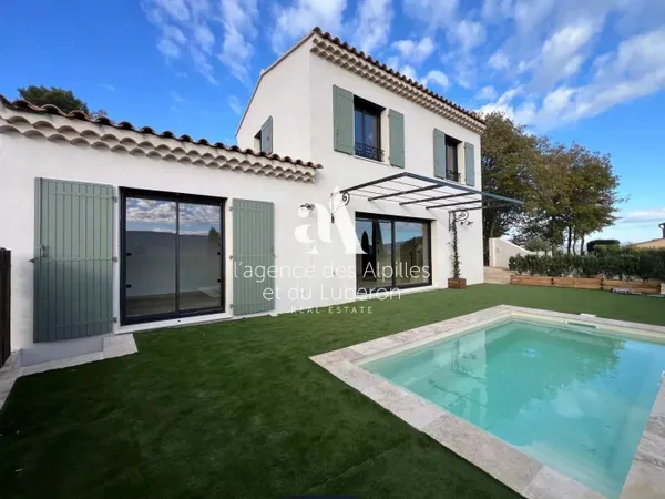 GOULT- VILLA AVEC VUE PANORAMIQUE ET 