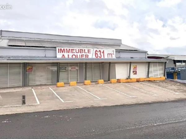 Local commercial 631 m² LAMENTIN 