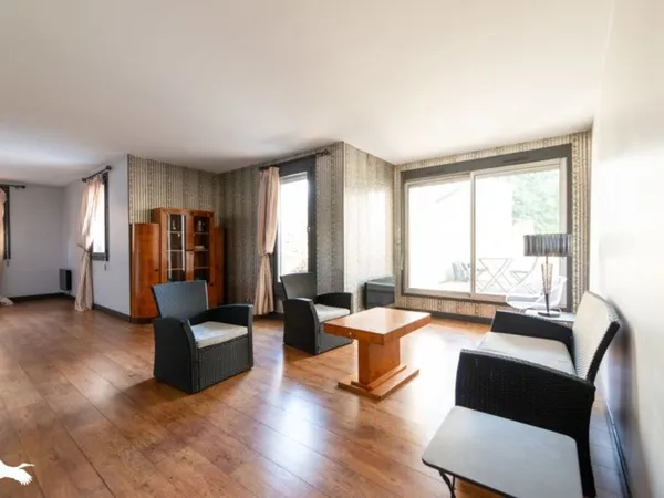 Appartement de 5 pièces principales 