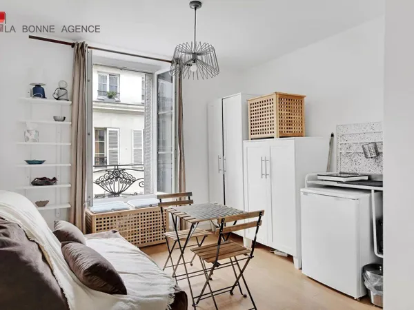 Studio 1 pièce 13 m² 