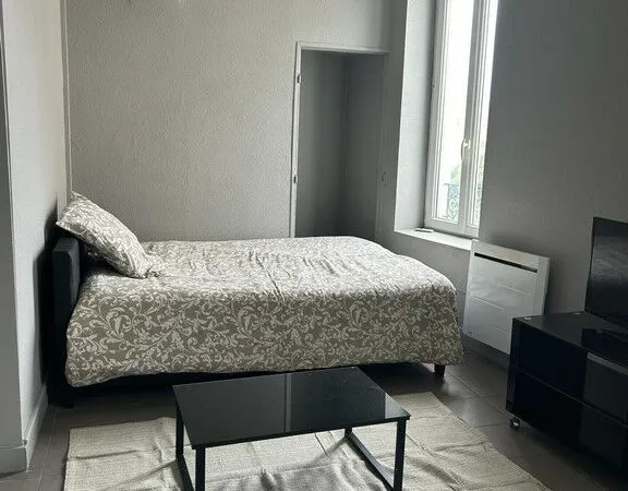 Studio 1 pièce 25 m² 