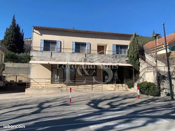 Villa 5 pièces 218 m² 