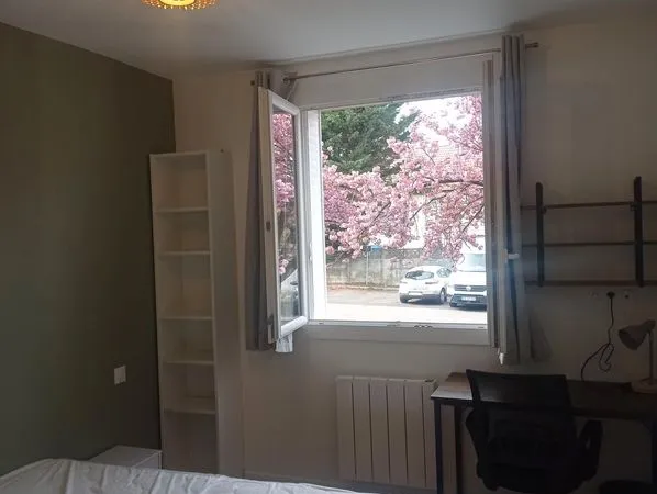 Chambre Colocation disponible 15/01 RER A NOISY-CHAMPS - 15 min Paris 