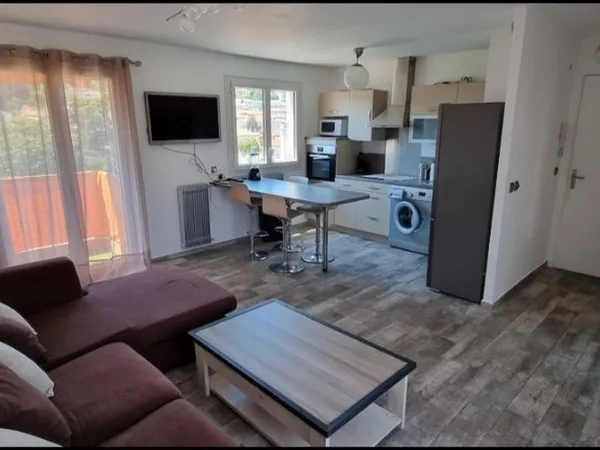 Location 2P Saint-Laurent-du-Var 