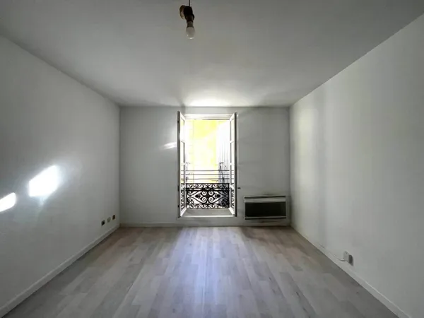 Studio 1 pièce 23 m² 