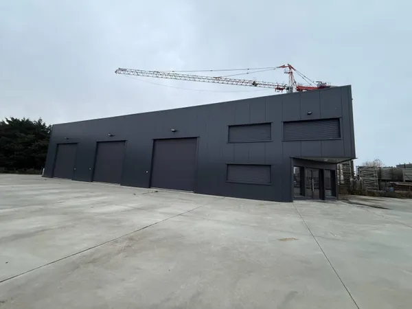 Local d'activité 1 pièce 490 m² 