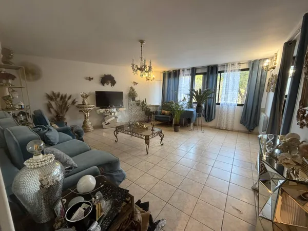Appartement 3 pièces 77 m² 