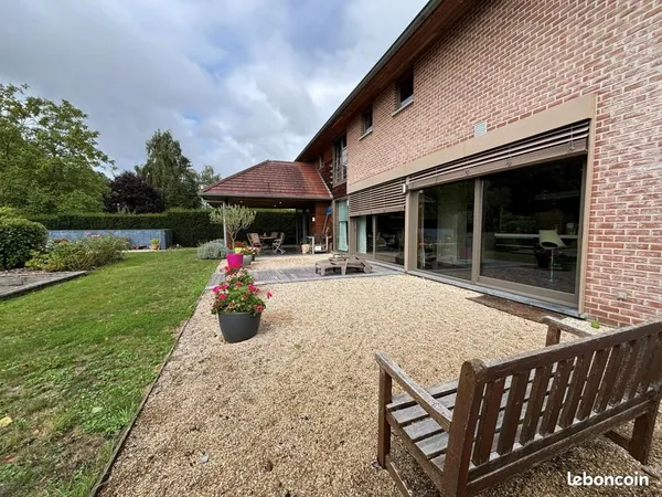 Villa 6 pièces 272 m² 