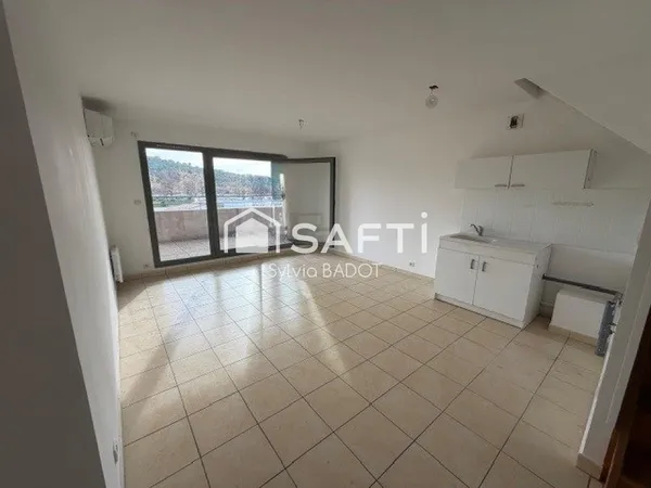 OLLIOULES DUPLEX T3 AU 2EME ET DERNIER + PARKING PRIVE 