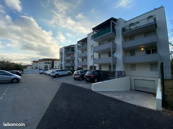 Studio 1 pièce 32 m² 