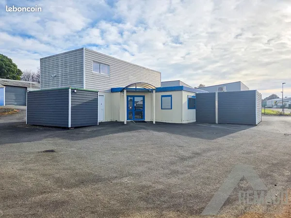 Local commercial 238 m² AIZENAY 