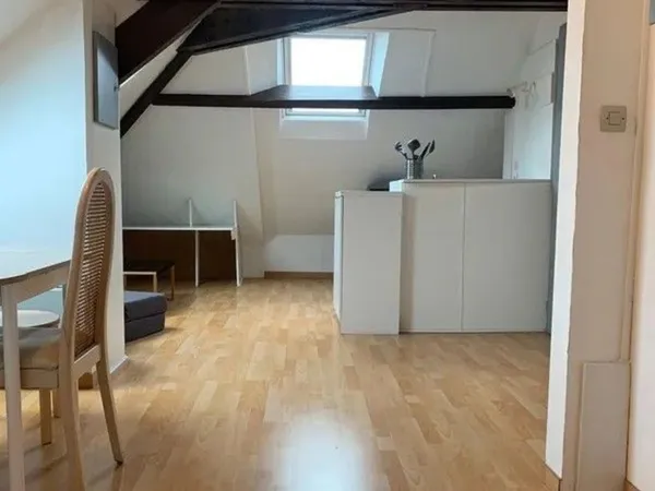 Beau studio meublé 20m² (39m² au sol) 