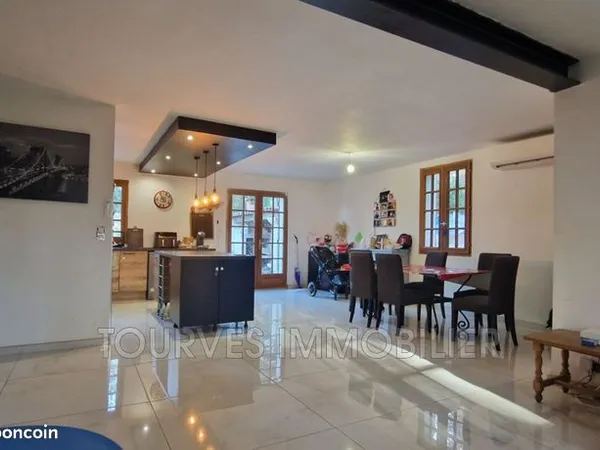 Maison 6 pièces 220 m² 