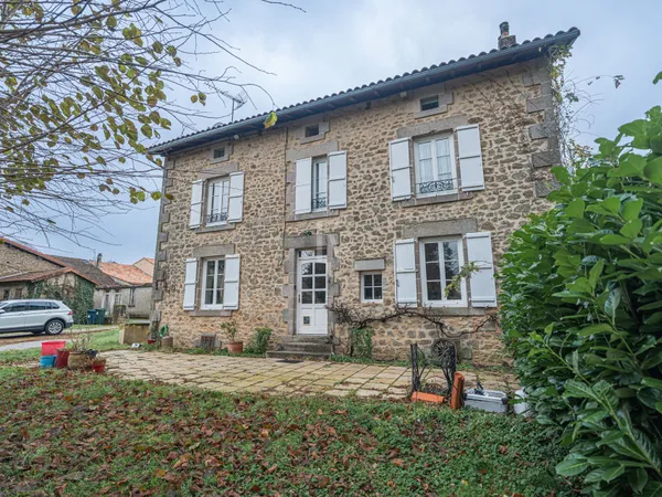 CHAPTELAT Maison en Pierres 