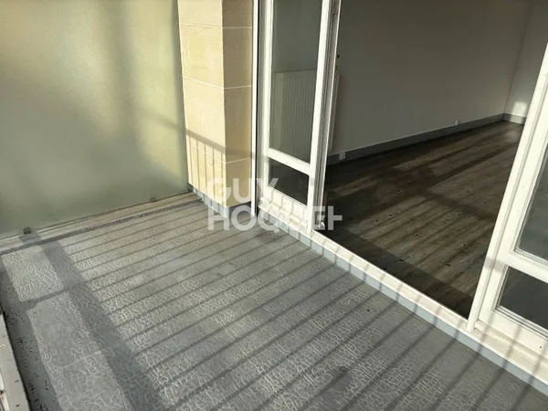 Studio 1 pièce 27 m² 