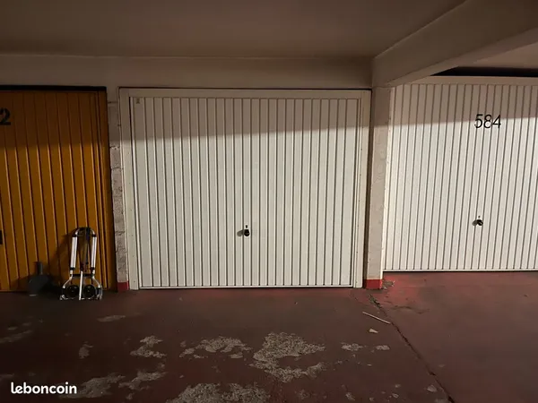 Garage box fermé 