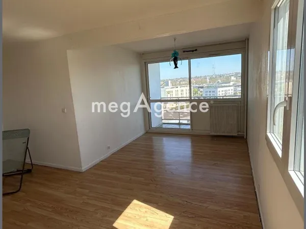 Appartement T4 lumineux avec balcon - Parking privatif et cave - Villefranche 
