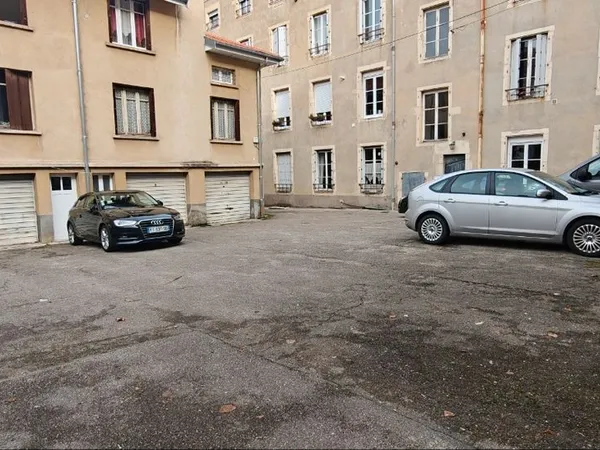 Garage lot 9 proche Cours Léopold et place Carnot, libre de suite au 1 rue desilles 54000 Nancy 