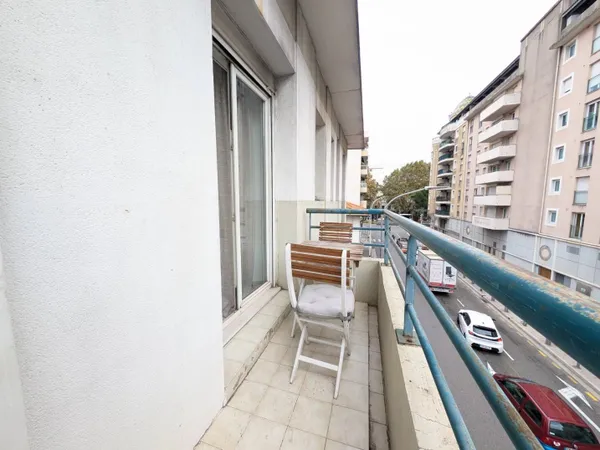 Studio 1 pièce 25 m² 