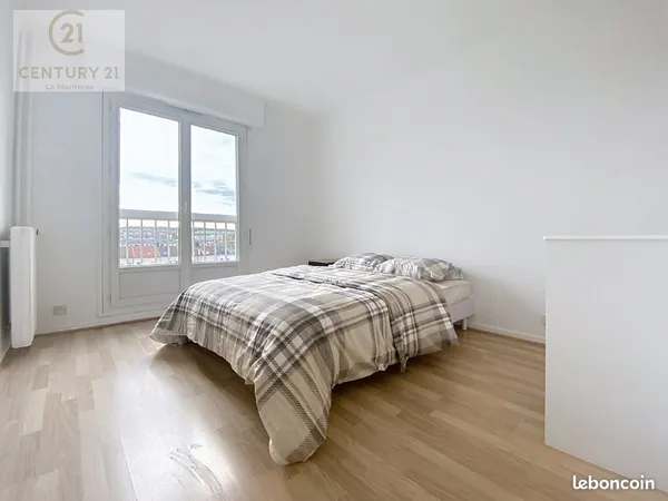 Appartement F2 meublé - 47m2 - avec balcon et place de parking 