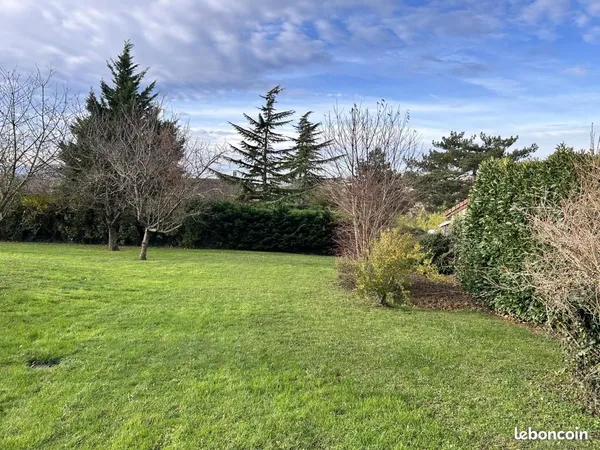 Terrain 1 170 m² Lissieu 