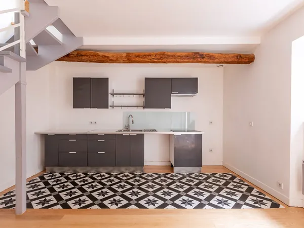 Duplex de charme, 3 pièces de 63 m² - Centre village 
